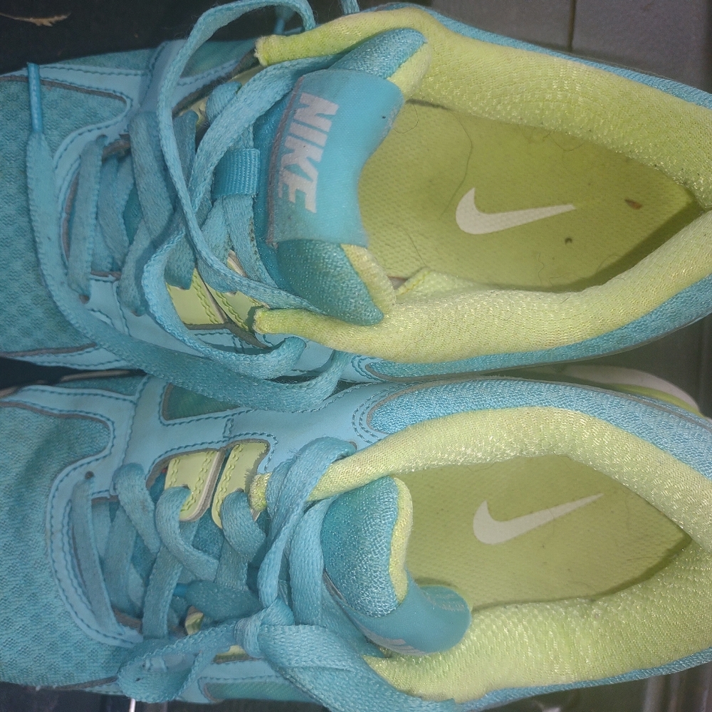 Nike dual fusion size 8
